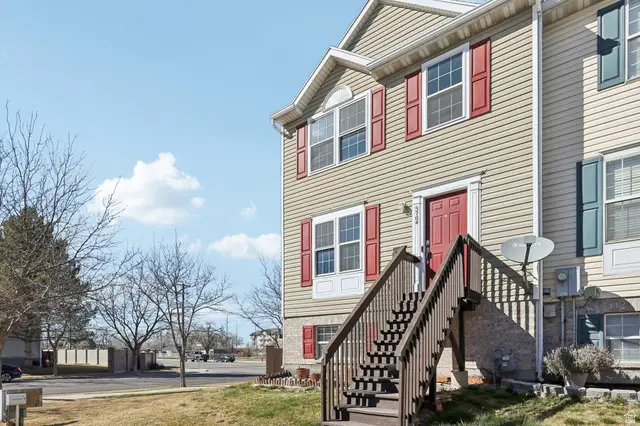 5704 W Braemar Ct S, West Valley City, UT 84128 - #3