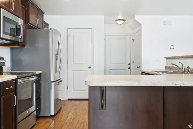 572 S Silvermoon Ln, Saratoga Springs, UT 84045 - #3