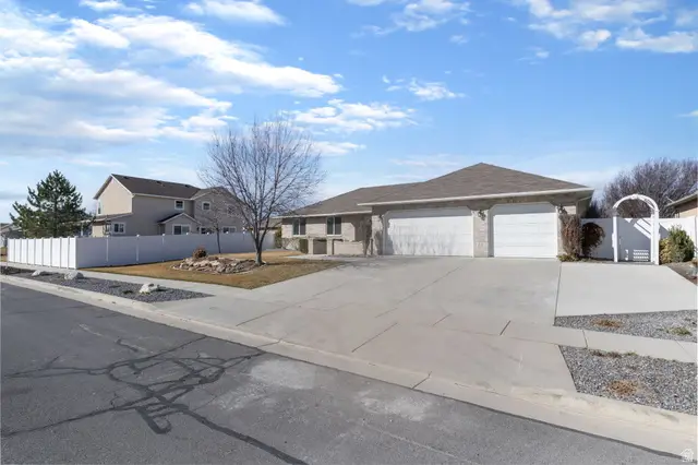 12252 S Margaret Rose Dr, Riverton, UT 84065 - #2