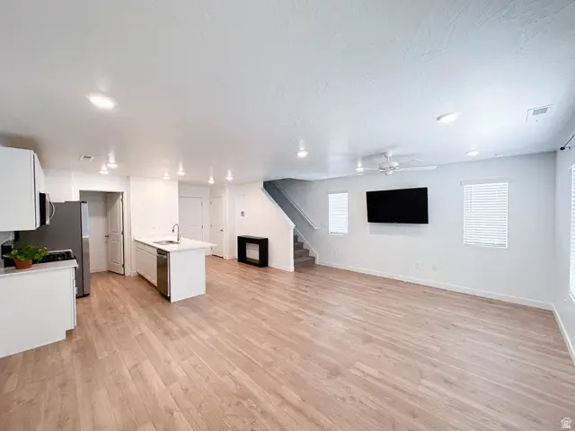 1737 S Devils Garden Ln, Washington, UT 84780 - #3