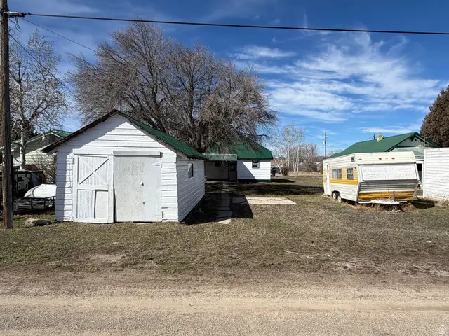 462 N 11th St, Montpelier, ID 83254 - #3