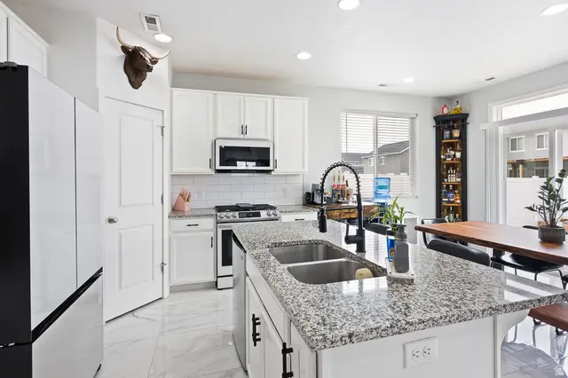 4144 W 6075 S, Roy, UT 84067 - #2