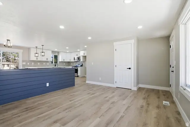 7034 W Copperhill Dr, West Valley City, UT 84128 - #3