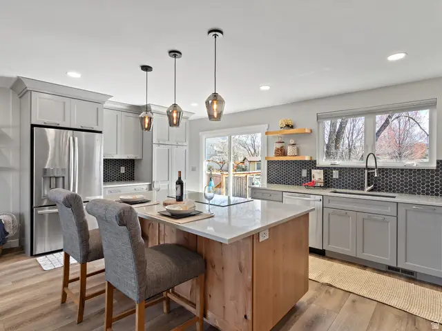 852 E Dusty Rock Pl, Sandy, UT 84094 - #2