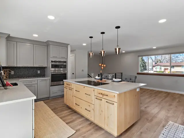 852 E Dusty Rock Pl, Sandy, UT 84094 - #3