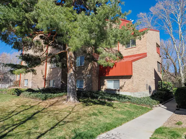 4836 S Highland Cir #504, Holladay, UT 84117