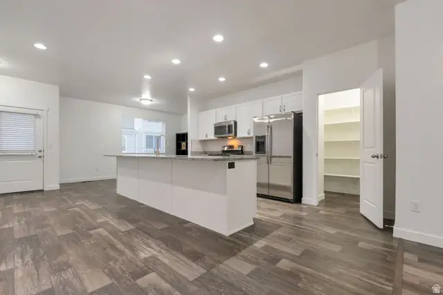 3673 W Golden Sky Ln S, South Jordan, UT 84009 - #3