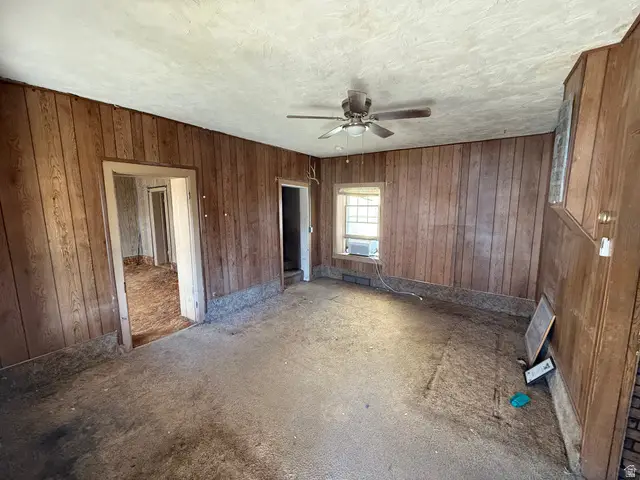 110 W Clark St, Grantsville, UT 84029 - #2