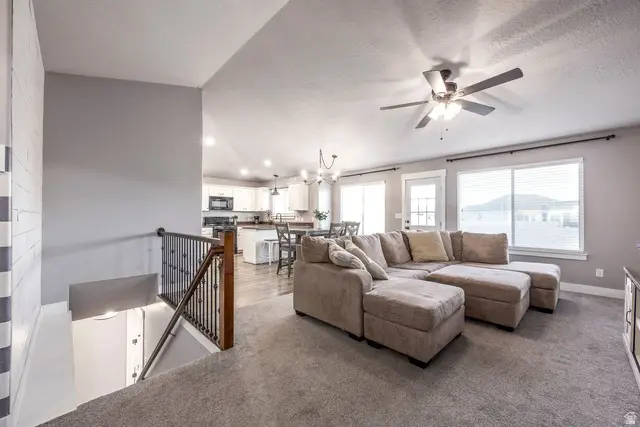 1070 E Hunter Ln, Eagle Mountain, UT 84005 - #3