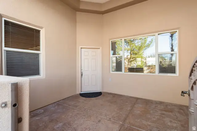 720 E Meadow Ln, Washington, UT 84780 - #3