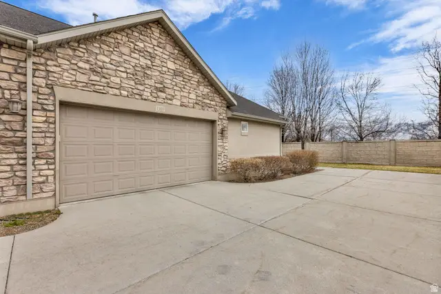 10819 S Wynview Ln W, South Jordan, UT 84095 - #2