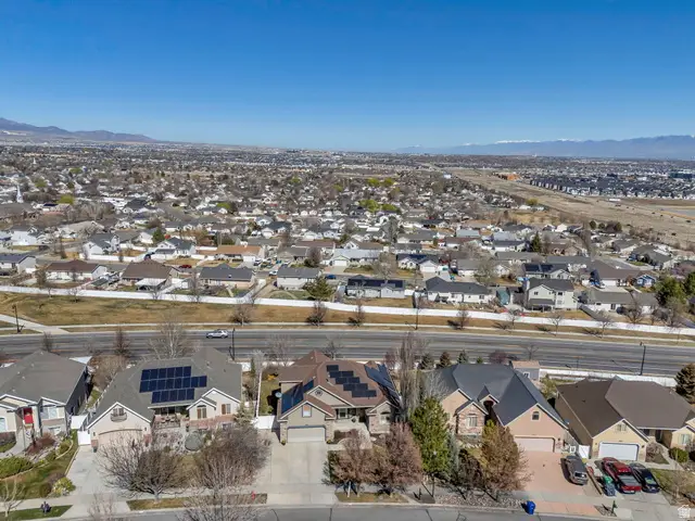 4886 W Bouldermeadow Dr S, Herriman, UT 84096 - #2
