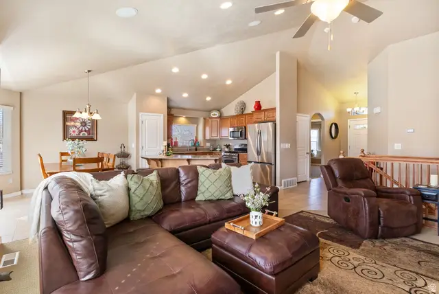 2966 S Sefton Dr, West Valley City, UT 84120 - #3