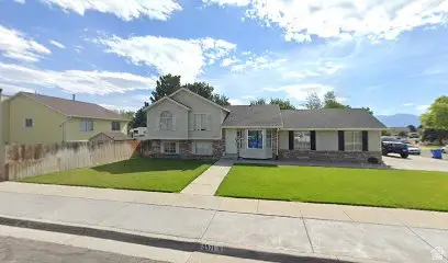 5571 S Dale Amour Dr, Salt Lake City, UT 84118