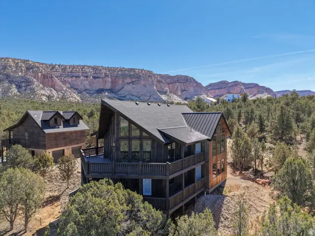 375 W White Cliffs Dr, Orderville, UT 84758 - #1