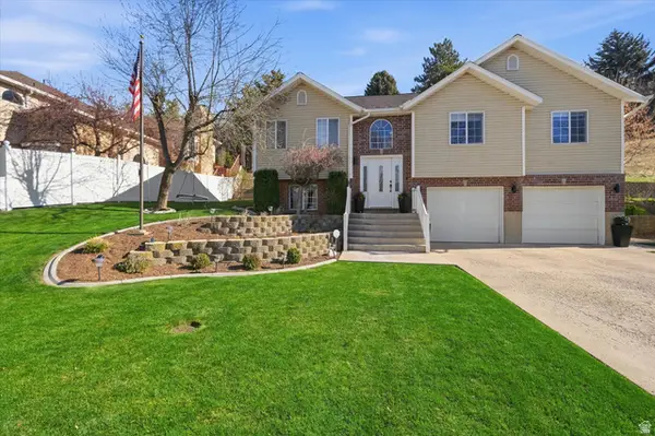 1131 E Lamplighter Dr, River Heights, UT 84321