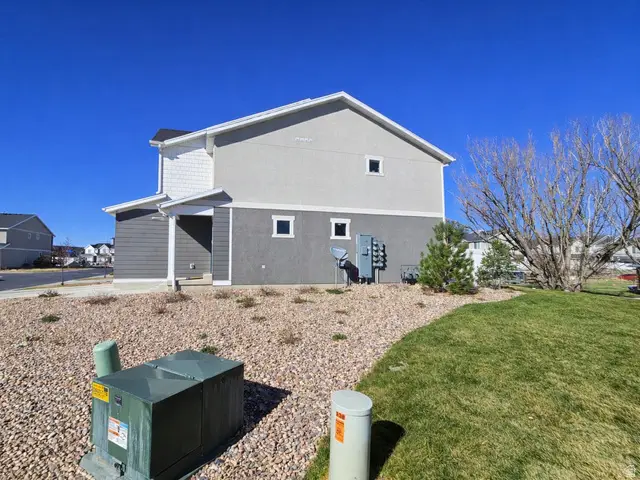 338 N Starboard Ln, Saratoga Springs, UT 84045 - #3