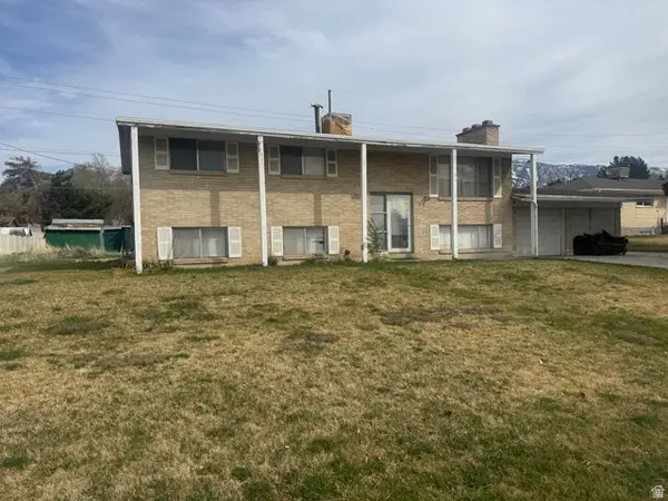 8629 S Vaquero Dr, Sandy, UT 84107