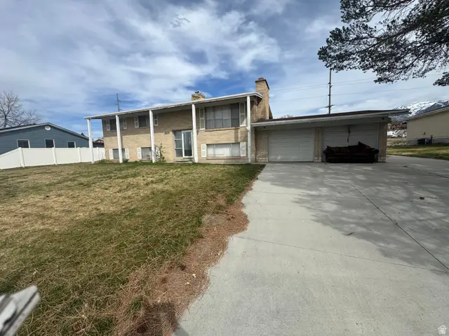 8629 S Vaquero Dr, Sandy, UT 84107 - #2