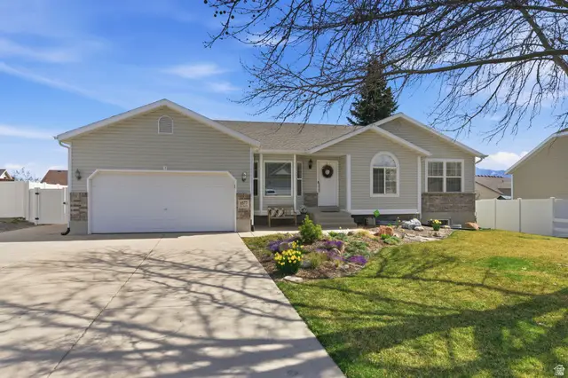 6577 S High Bluff Dr, West Valley City, UT 84118 - #3