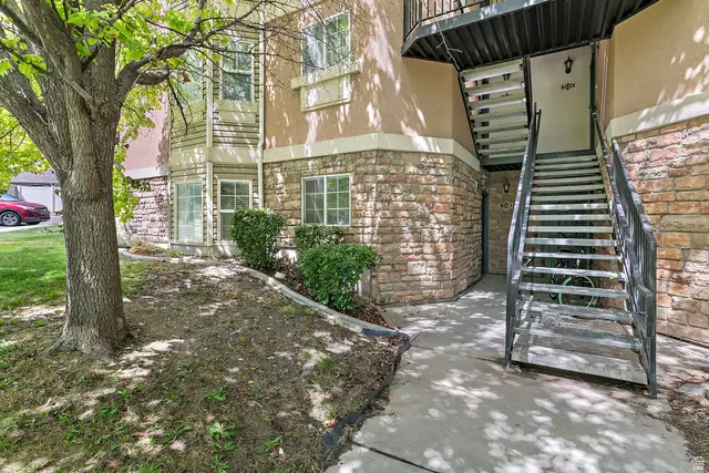 2118 N Aurora Way #G2, Saratoga Springs, UT 84045 - #3