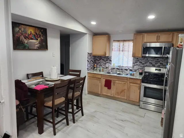 4231 W 3400 S #230, Salt Lake City, UT 84120 - #2