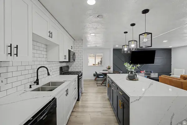 4996 Del Prado St, Murray, UT 84117