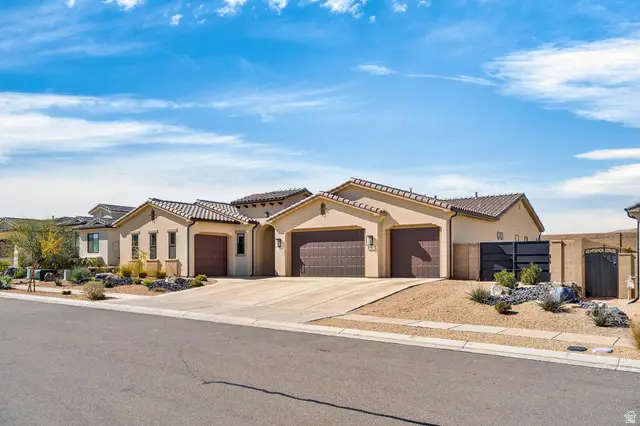 111 N Black Ave, Washington, UT 84780 - #2