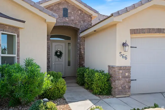 566 N Sage Crest Dr, Washington, UT 84780 - #3