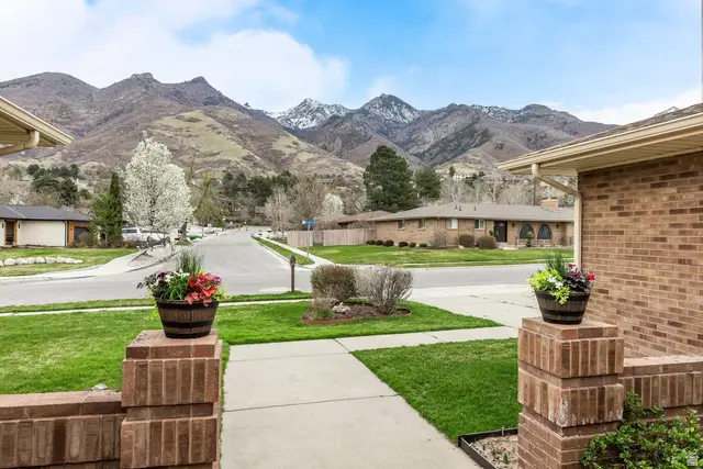 8626 S Scottish Dr, Cottonwood Heights, UT 84093 - #3