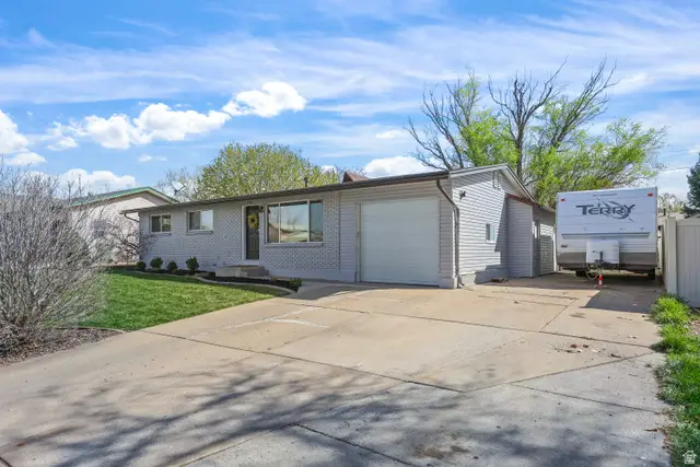 1543 S Marilyn Dr W, Syracuse, UT 84075 - #3