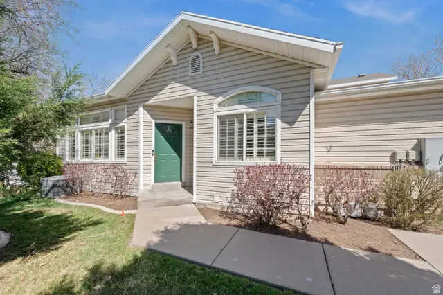 132 W 200 N, Centerville, UT 84014 - #1