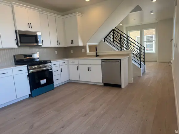 11033 S S Freestone Rd #127, South Jordan, UT 84009