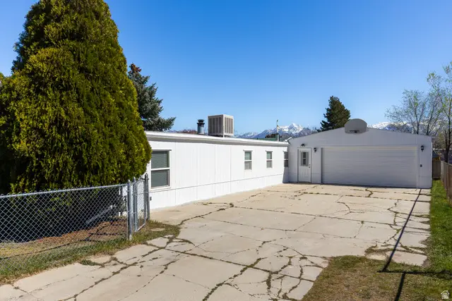 8547 S Coachman Way W, West Jordan, UT 84088 - #3