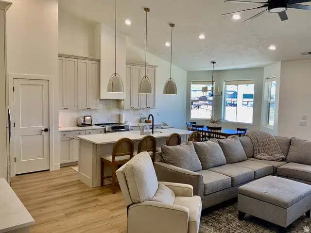 277 W 800 S, Monroe, UT 84754 - #3