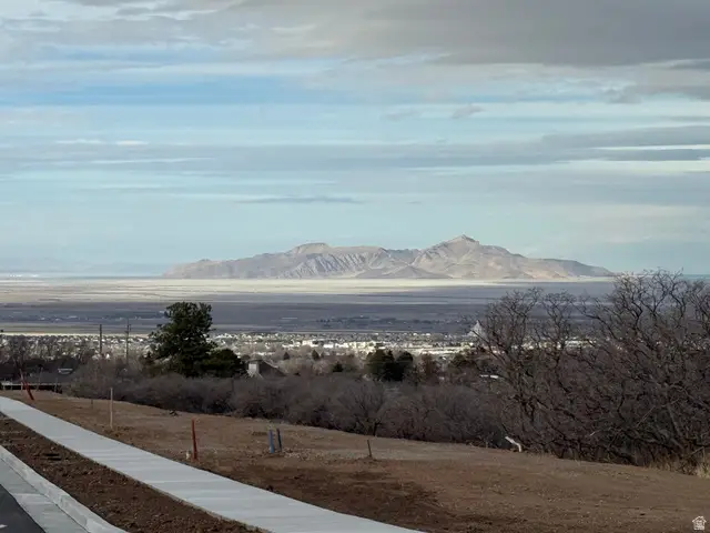 606 S Oakridge Dr E, Tooele, UT 84074 - #1