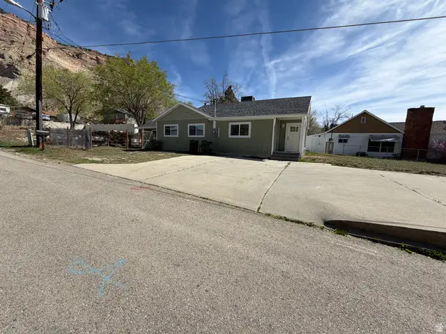 210 Ridgeway St, Helper, UT 84526 - #1