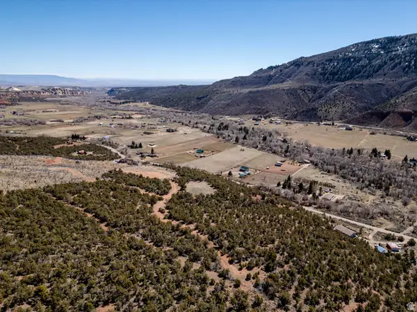 8094 Red Cloud Loop W, Vernal, UT 84078