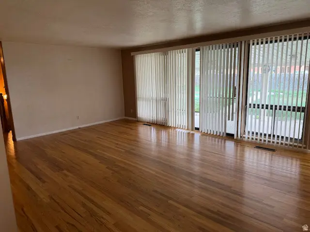 7346 S Cottonwood St, Midvale, UT 84047 - #2