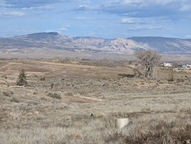 3331 S 1500 W, Vernal, UT 84078 - #1