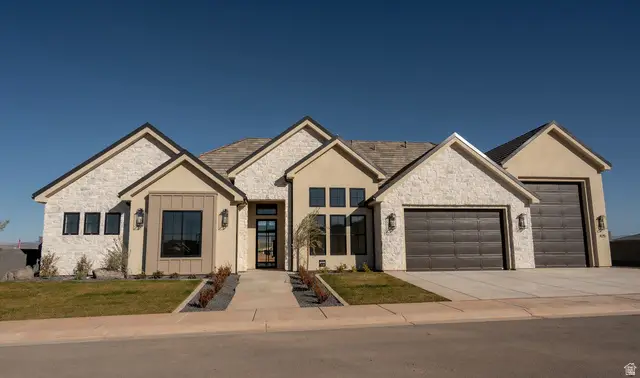 425 E Forrest Paddock Dr, Washington, UT 84780 - #2
