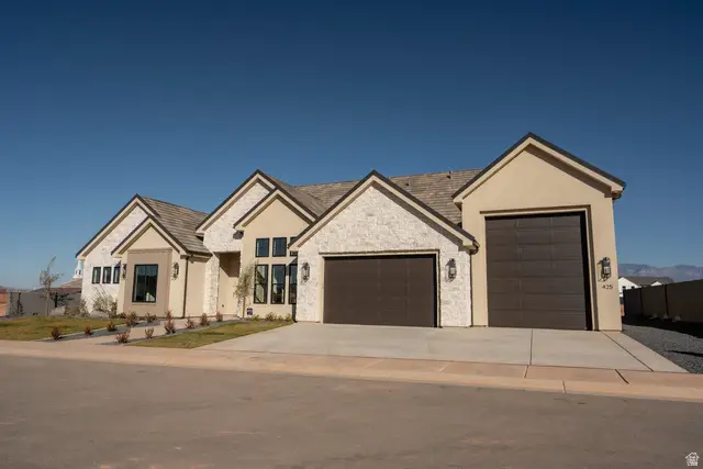 425 E Forrest Paddock Dr, Washington, UT 84780 - #3