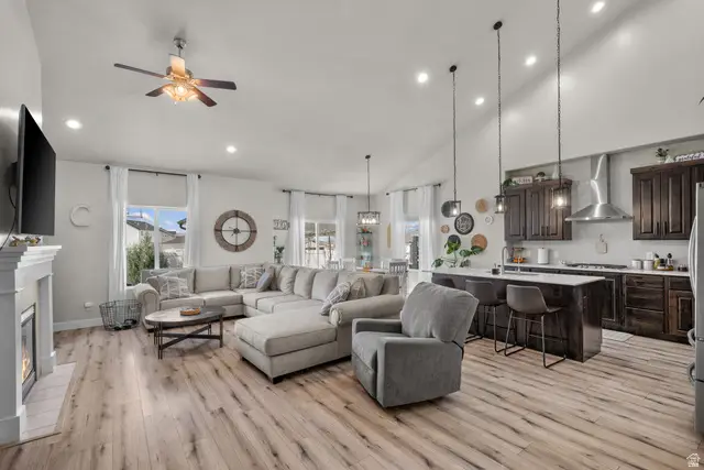 1085 N Coachman Ln, Spanish Fork, UT 84660 - #3