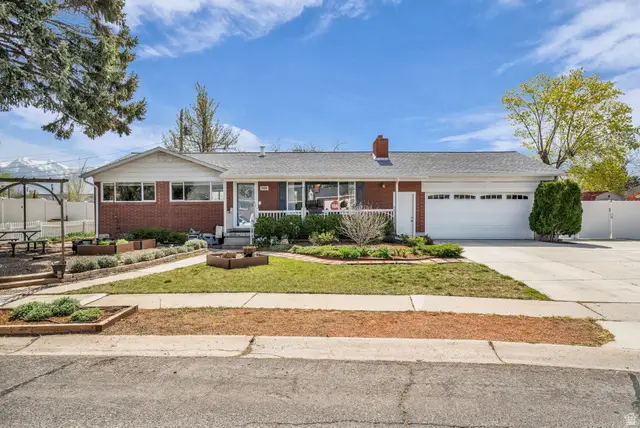 1018 E Sagehill Dr S, Holladay, UT 84124 - #2