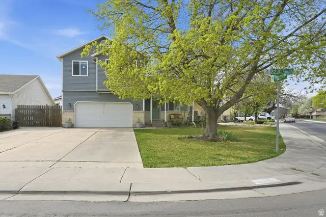 8127 S Creekwood Dr, West Jordan, UT 84088 - #3