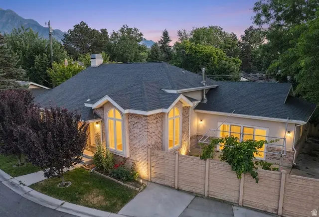 1522 E Amblewood Ln, Millcreek, UT 84124 - #1