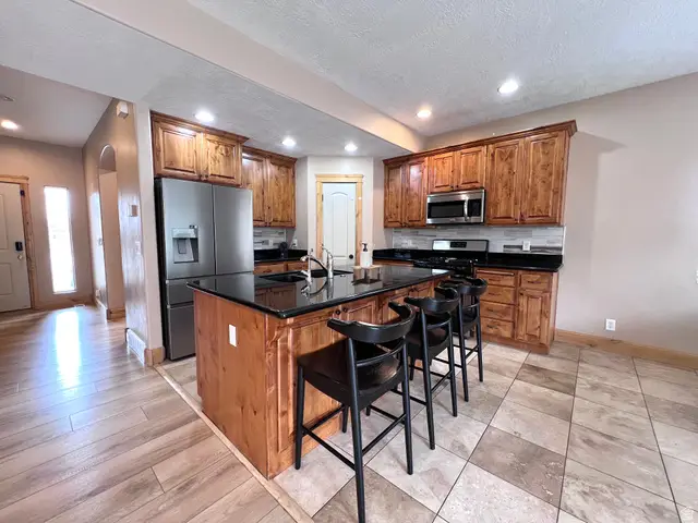 1918 W Woodview Dr S, Lehi, UT 84048 - #3