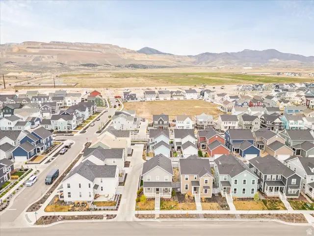 11708 S Silver Pond Dr, South Jordan, UT 84009 - #2