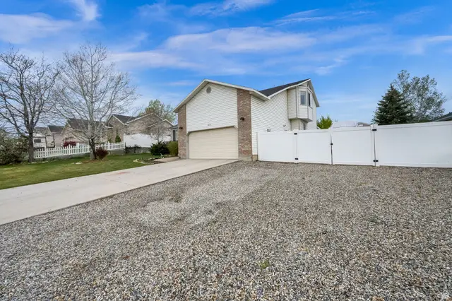 4852 W Mountain Laurel Ln S, West Jordan, UT 84088 - #2
