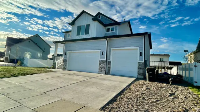 582 E Petersen Pkwy, South Weber, UT 84405 - #2
